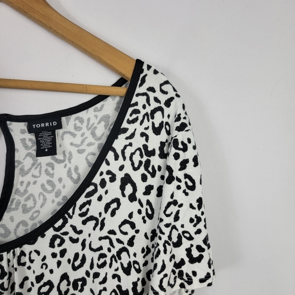 Cheetah Print Torrid top - Picture 3 of 5
